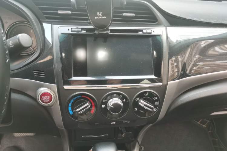 Used Honda Crider 2013 1.8L automatic luxury edition Audio And AC Panel