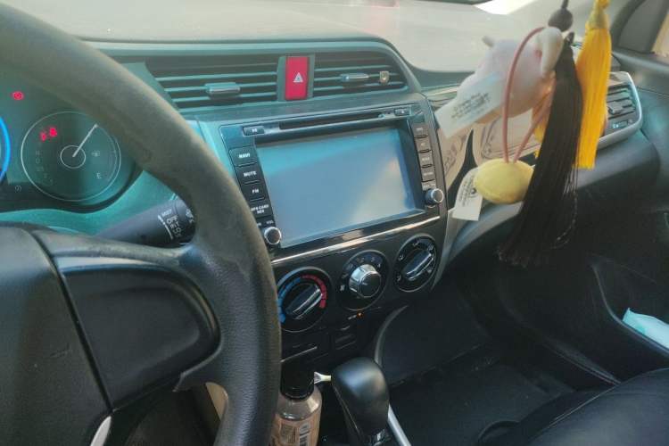Used Honda Crider 2013 1.8L automatic luxury edition Audio And AC Panel