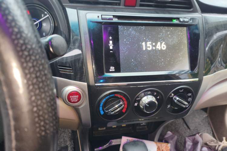 Used Honda Crider 2013 1.8L automatic luxury edition Audio And AC Panel