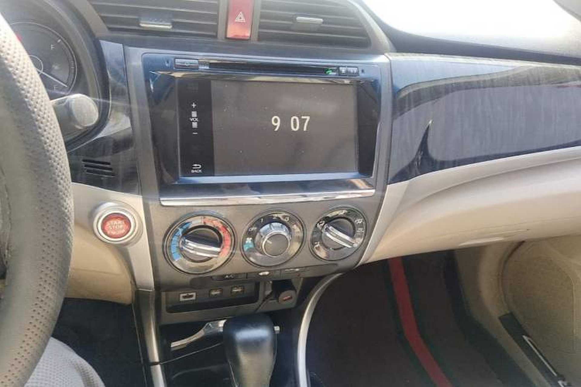 Used Honda Crider 2013 1.8L automatic luxury edition Audio And AC Panel