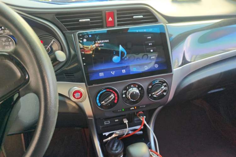 Used Honda Crider 2013 1.8L automatic luxury edition Audio And AC Panel