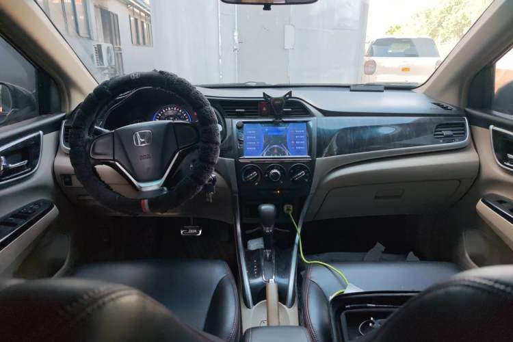 Used Honda Crider 2013 1.8L automatic comfort version Center Console