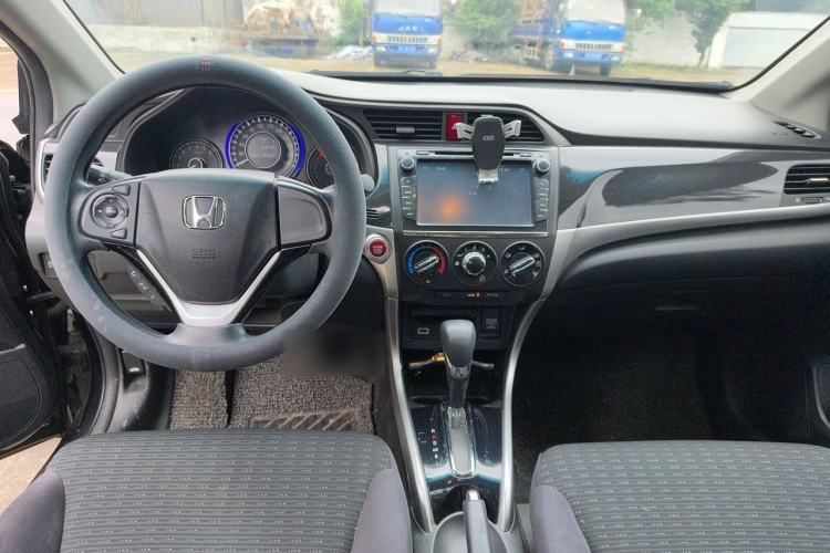 Used Honda Crider 2013 1.8L automatic luxury edition Center Console