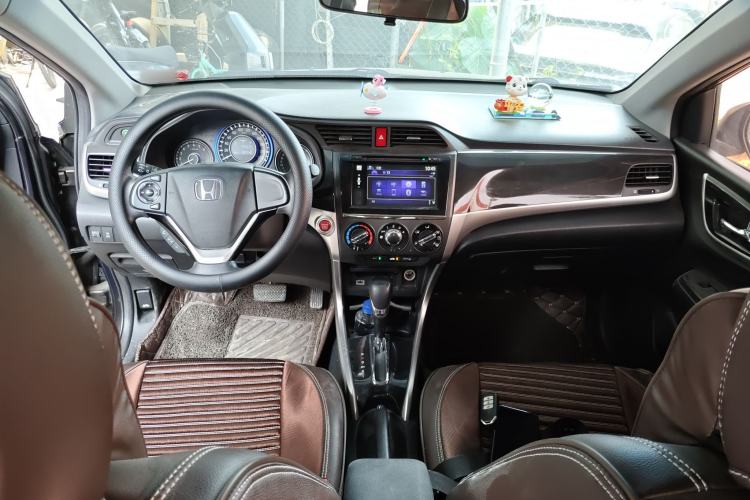Used Honda Crider 2013 1.8L automatic luxury edition Center Console