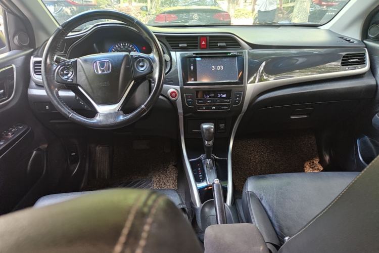 Used Honda Crider 2013 1.8L automatic flagship version Center Console