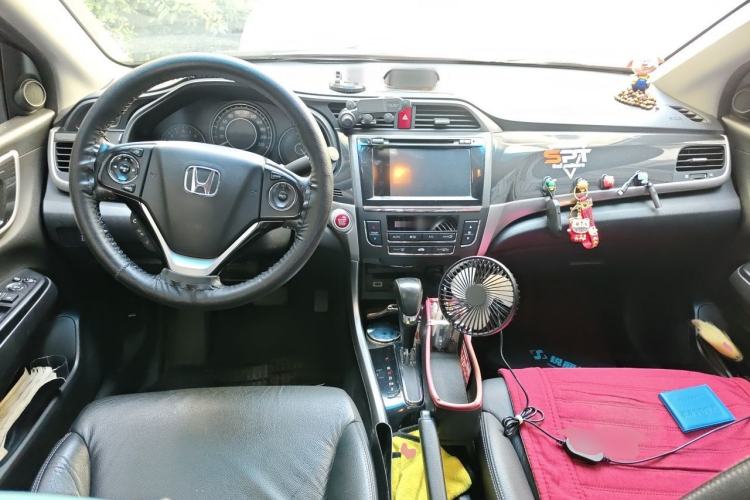 Used Honda Crider 2013 1.8L automatic flagship version Center Console
