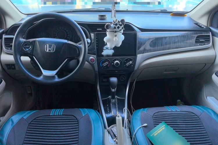Used Honda Crider 2013 1.8L automatic luxury edition Center Console