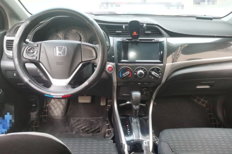 Used Honda Crider 2013 1.8L automatic luxury edition Center Console