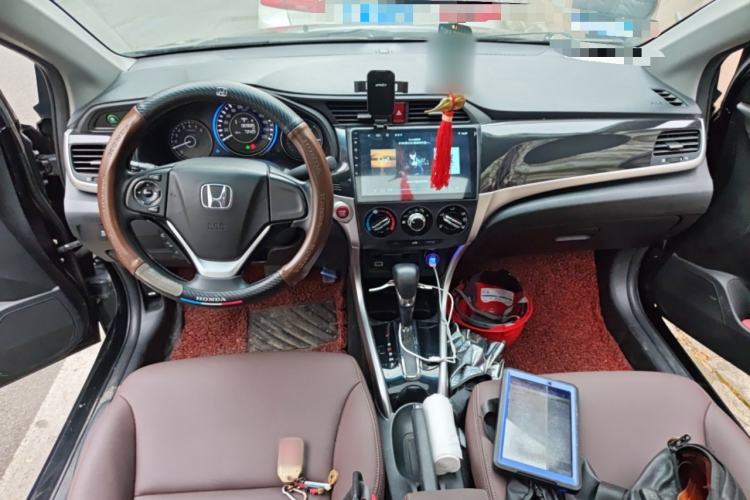 Used Honda Crider 2013 1.8L automatic luxury edition Center Console