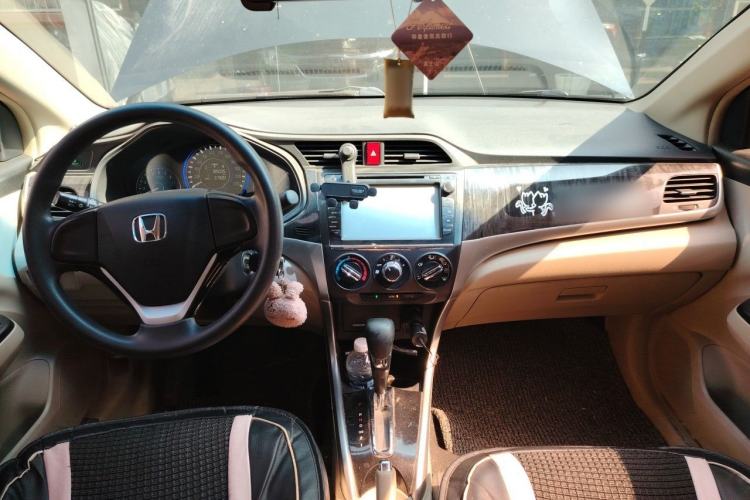 Used Honda Crider 2013 1.8L automatic comfort version Center Console
