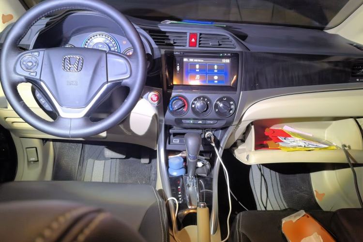 Used Honda Crider 2013 1.8L automatic luxury edition Center Console