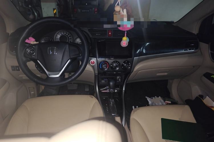 Used Honda Crider 2013 1.8L automatic luxury edition Center Console