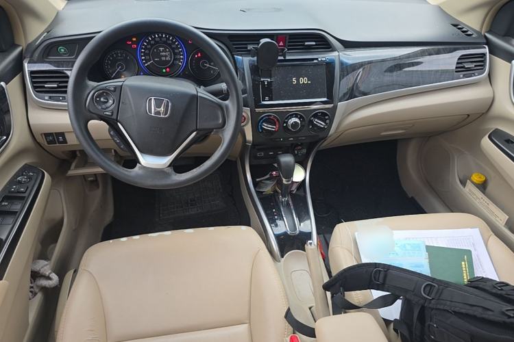 Used Honda Crider 2013 1.8L automatic luxury edition Center Console
