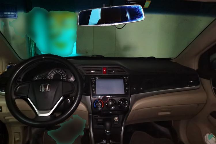 Used Honda Crider 2013 1.8L automatic comfort version Center Console