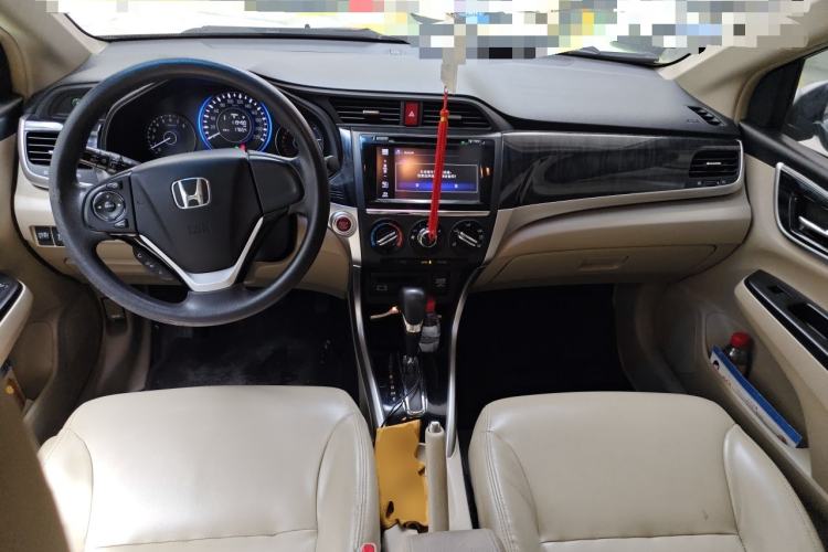 Used Honda Crider 2013 1.8L automatic luxury edition Center Console