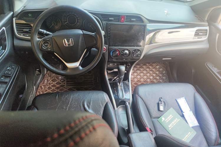 Used Honda Crider 2013 1.8L automatic luxury edition Center Console
