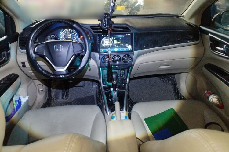 Used Honda Crider 2013 1.8L automatic comfort version Center Console