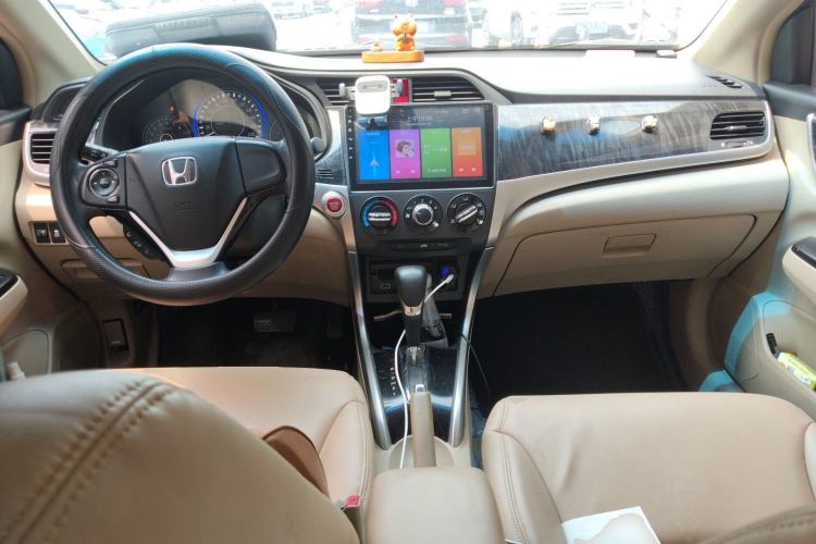 Used Honda Crider 2013 1.8L automatic luxury edition Center Console