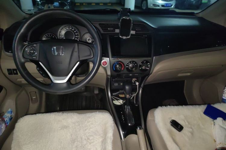 Used Honda Crider 2013 1.8L automatic luxury edition Center Console