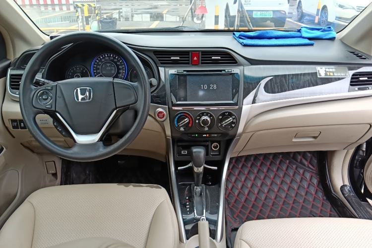 Used Honda Crider 2013 1.8L automatic luxury edition Center Console
