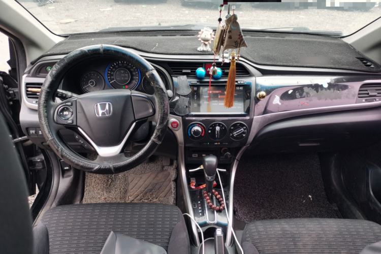 Used Honda Crider 2013 1.8L automatic luxury edition Center Console