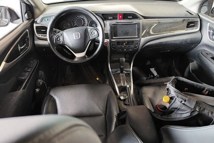 Used Honda Crider 2013 1.8L automatic flagship version Center Console