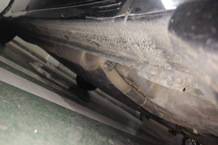 Used Honda Crider 2013 1.8L automatic luxury edition Chassis Front Right