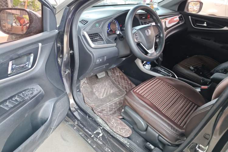 Used Honda Crider 2013 1.8L automatic luxury edition Driver Seat