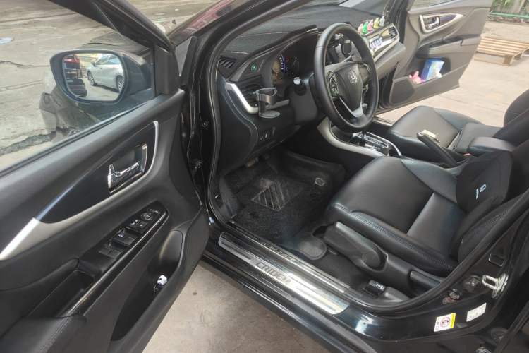 Used Honda Crider 2013 1.8L automatic luxury edition Driver Seat