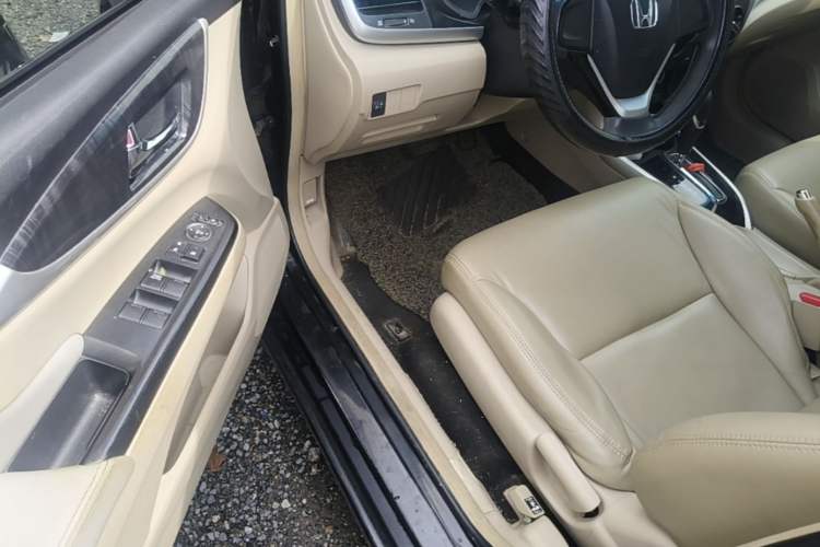 Used Honda Crider 2013 1.8L automatic comfort version Driver Seat