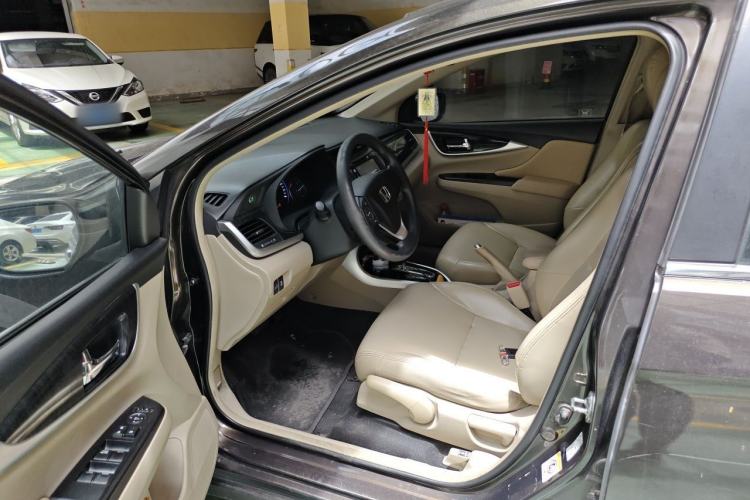 Used Honda Crider 2013 1.8L automatic luxury edition Driver Seat