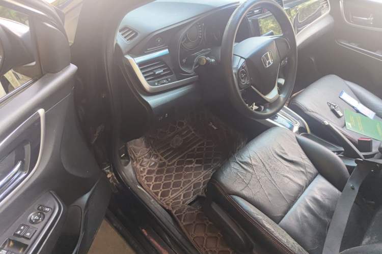 Used Honda Crider 2013 1.8L automatic luxury edition Driver Seat