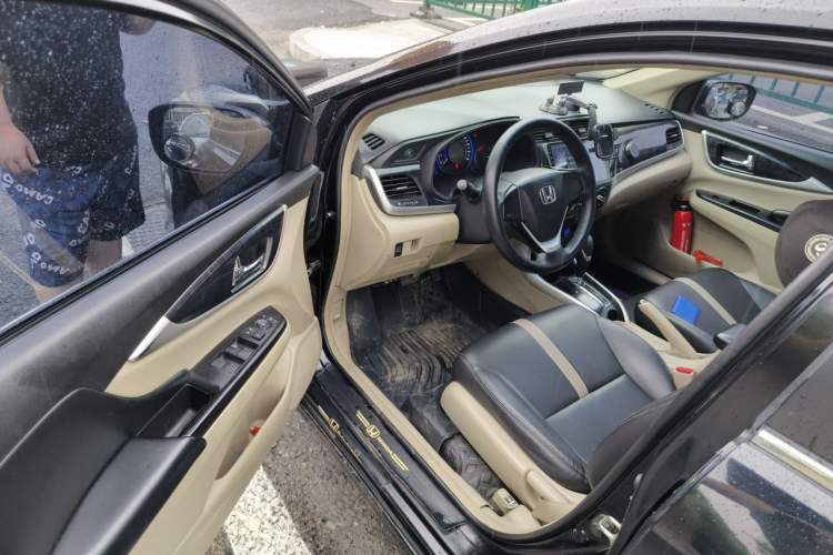 Used Honda Crider 2013 1.8L automatic comfort version Driver Seat