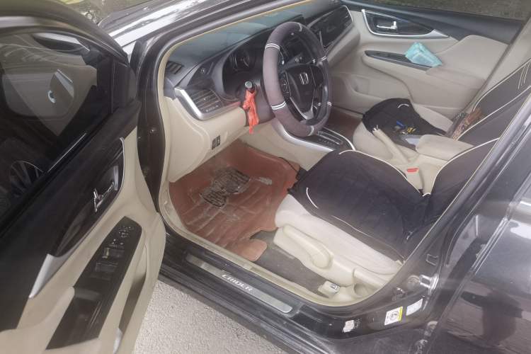 Used Honda Crider 2013 1.8L automatic luxury edition Driver Seat