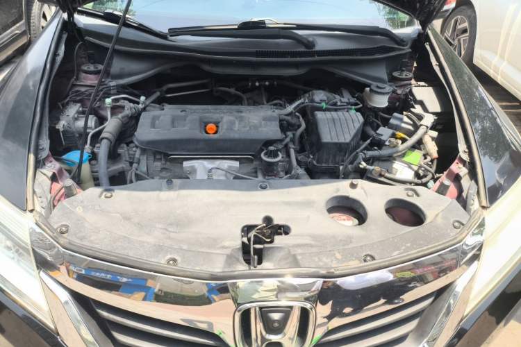 Used Honda Crider 2013 1.8L automatic luxury edition Engine Bay