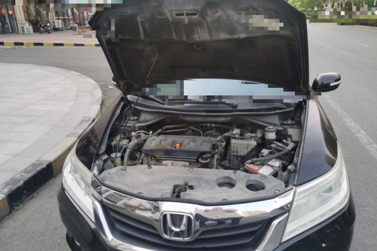 Used Honda Crider 2013 1.8L automatic luxury edition Engine Bay