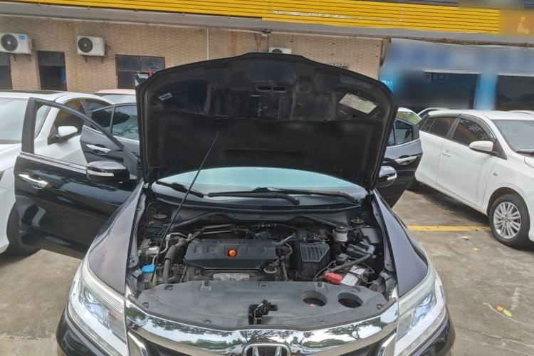 Used Honda Crider 2013 1.8L automatic luxury edition Engine Bay