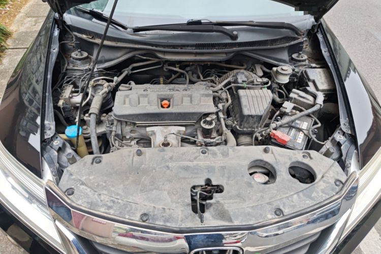 Used Honda Crider 2013 1.8L automatic luxury edition Engine Bay
