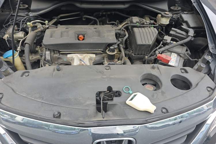 Used Honda Crider 2013 1.8L automatic luxury edition Engine Bay