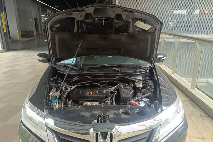 Used Honda Crider 2013 1.8L automatic luxury edition Engine Bay