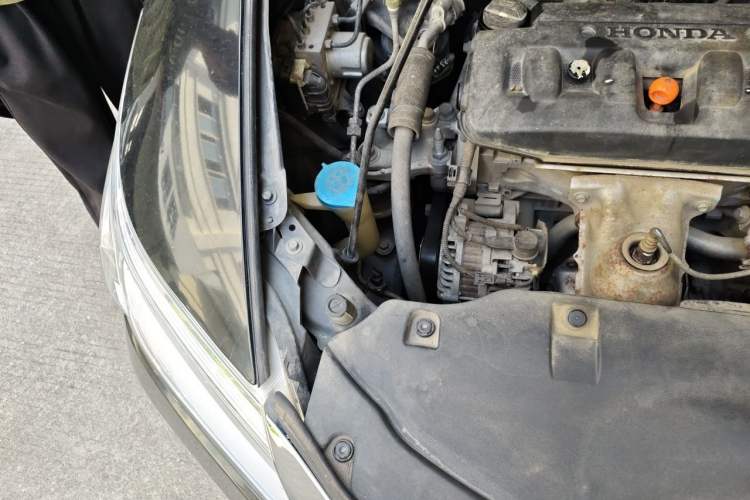 Used Honda Crider 2013 1.8L automatic flagship version Engine Bay Right