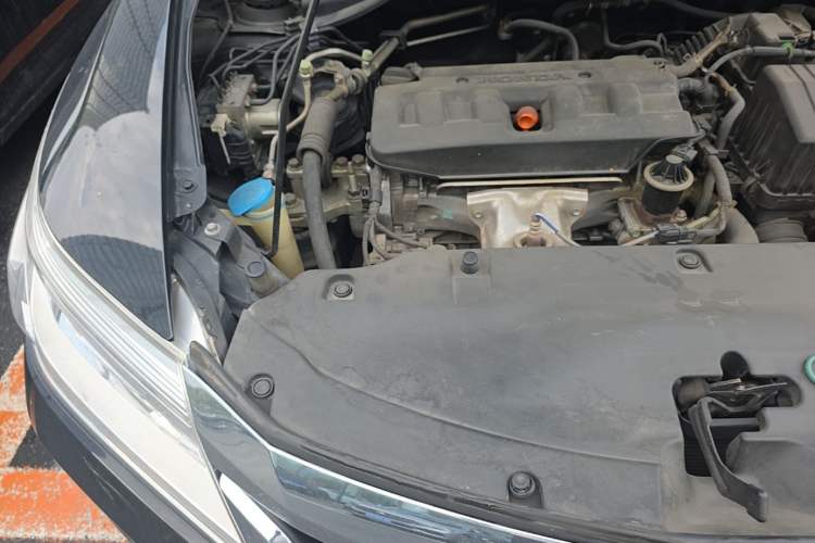 Used Honda Crider 2013 1.8L automatic luxury edition Engine Bay Right