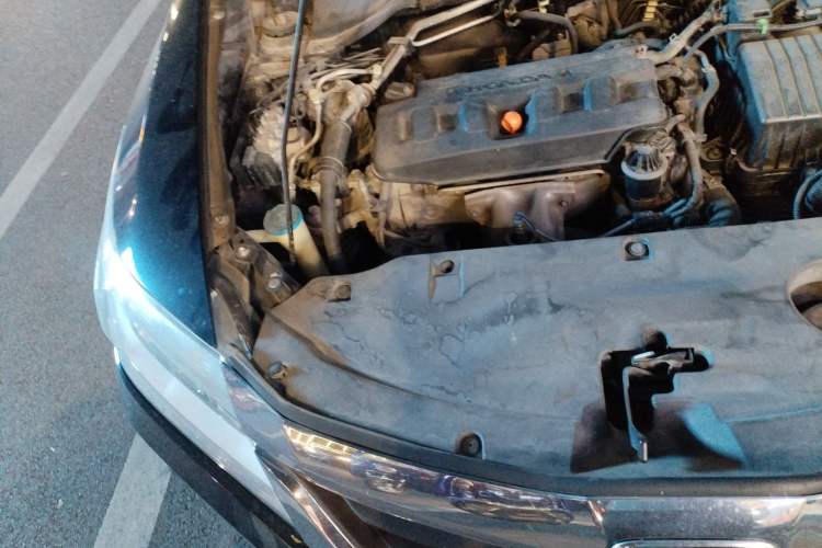 Used Honda Crider 2013 1.8L automatic comfort version Engine Bay Right