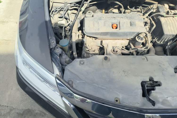Used Honda Crider 2013 1.8L automatic luxury edition Engine Bay Right