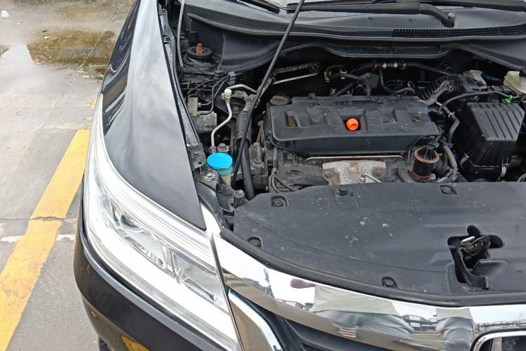 Used Honda Crider 2013 1.8L automatic luxury edition Engine Bay Right