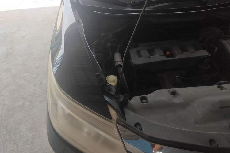 Used Honda Crider 2013 1.8L automatic luxury edition Engine Bay Right