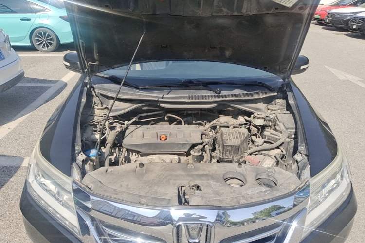 Used Honda Crider 2013 1.8L automatic luxury edition Engine Bay