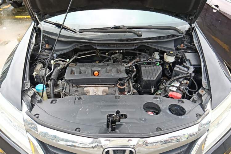 Used Honda Crider 2013 1.8L automatic luxury edition Engine Bay
