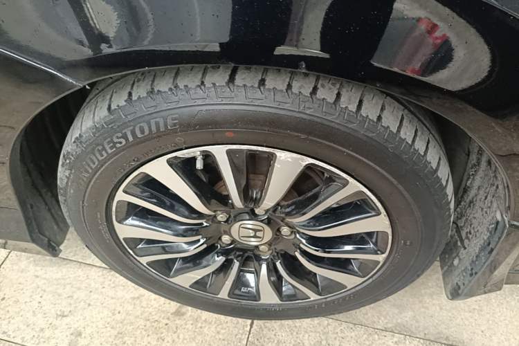Used Honda Crider 2013 1.8L automatic luxury edition Exterior 4