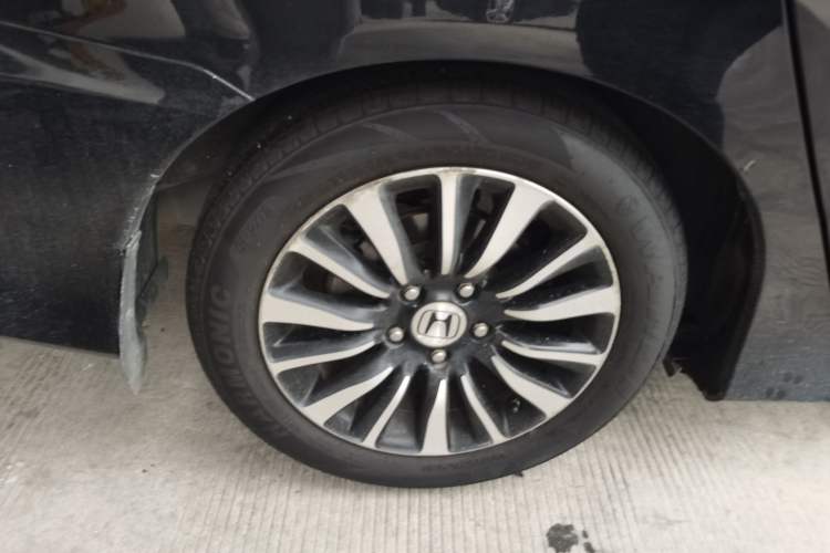Used Honda Crider 2013 1.8L automatic luxury edition Exterior 5